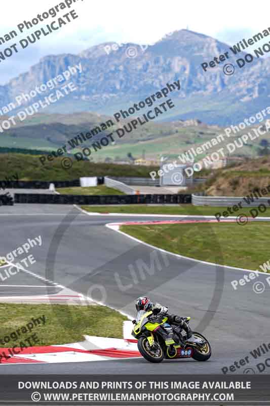 cadwell no limits trackday;cadwell park;cadwell park photographs;cadwell trackday photographs;enduro digital images;event digital images;eventdigitalimages;navarra;no limits trackdays;peter wileman photography;racing digital images;trackday digital images;trackday photos